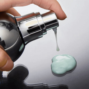 MEDIPEEL Peptide 9 Volume White Cica Essence PRO Эссенция выравнивающая тон (100ml)